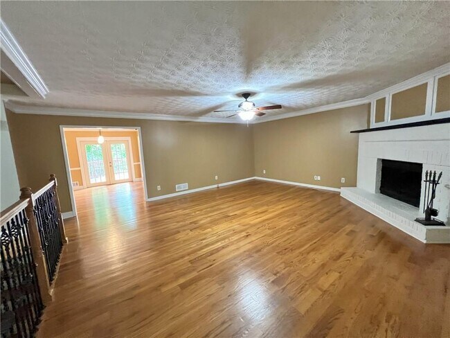 Foto del edificio - 815 Grimes Bridge Rd