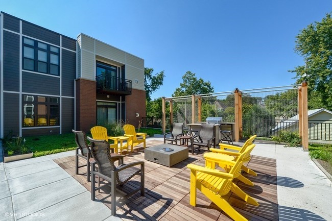 Patio compartido - Harmonee Square Apartments