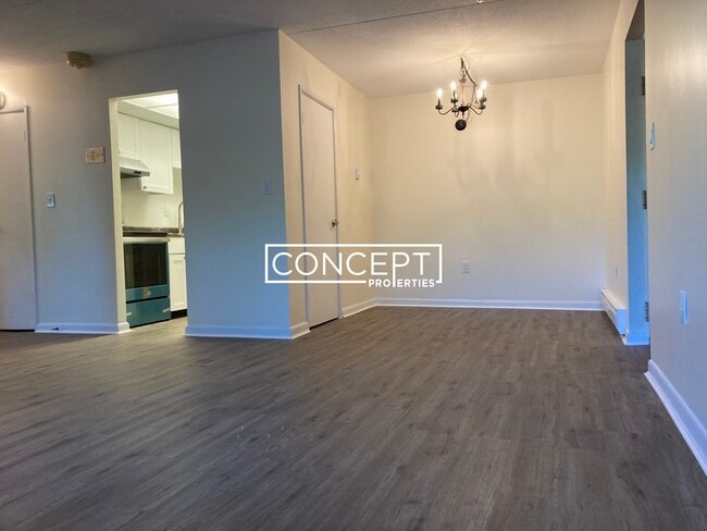 Building Photo - 28 Faxon St