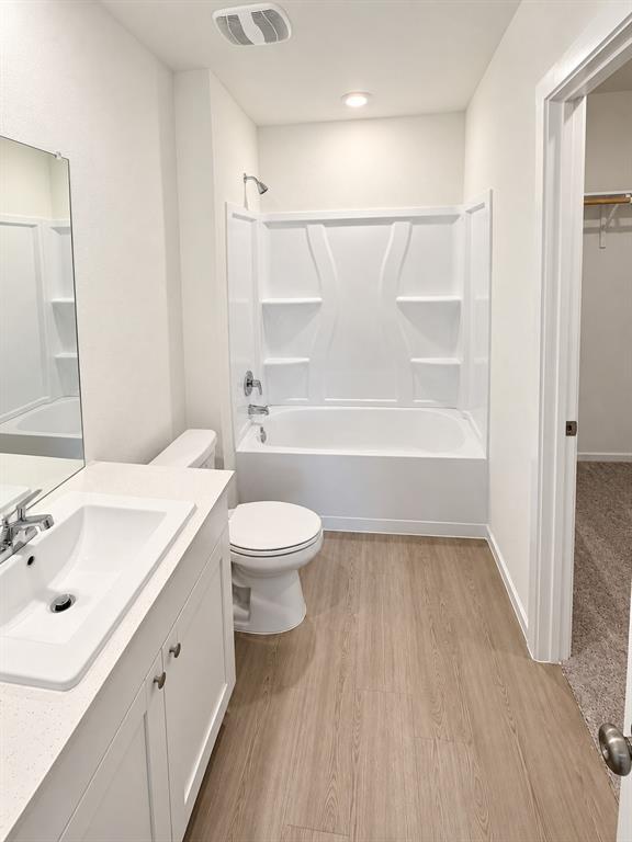 Building Photo - 225 Trinity River Holw