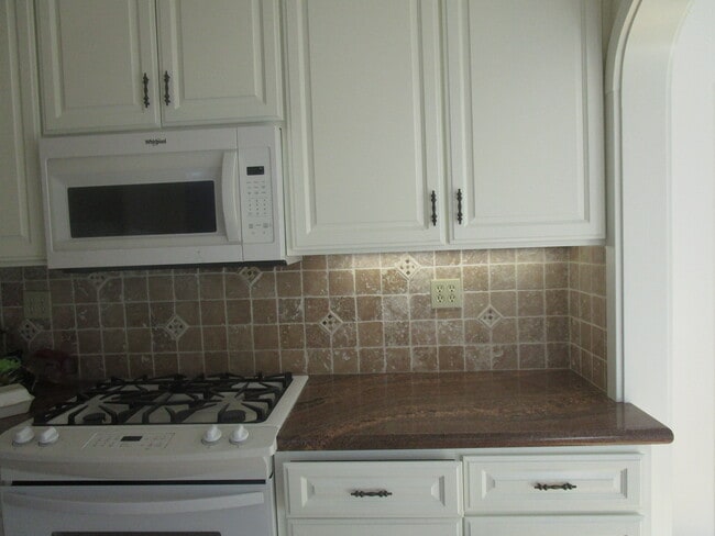 Building Photo - 4810 Crystal St