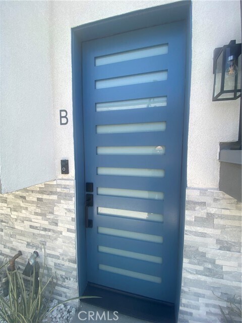 Building Photo - 419 S Eucalyptus Ave