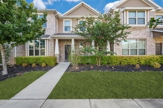Building Photo - 3304 Becker Dr