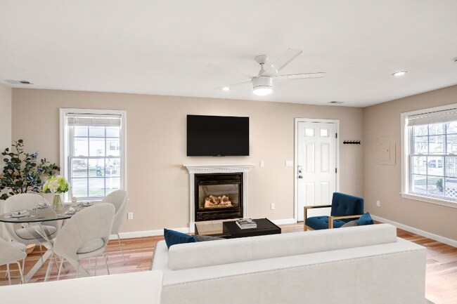 Building Photo - 36 Dixfield St