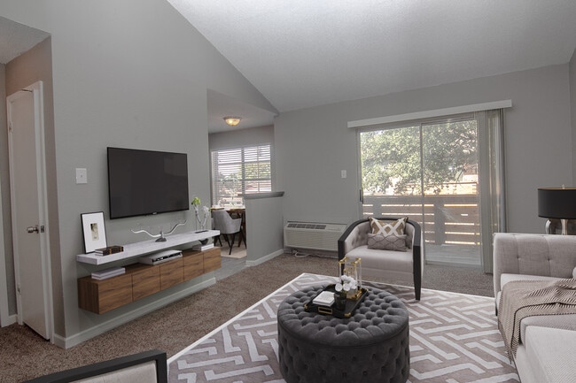 The Ranch West - Living - Eff - The Ranch East