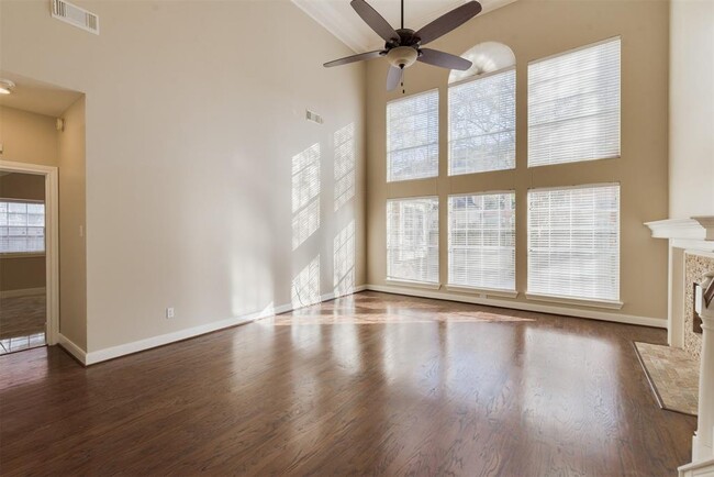 Building Photo - 14111 Edinburgh Ct