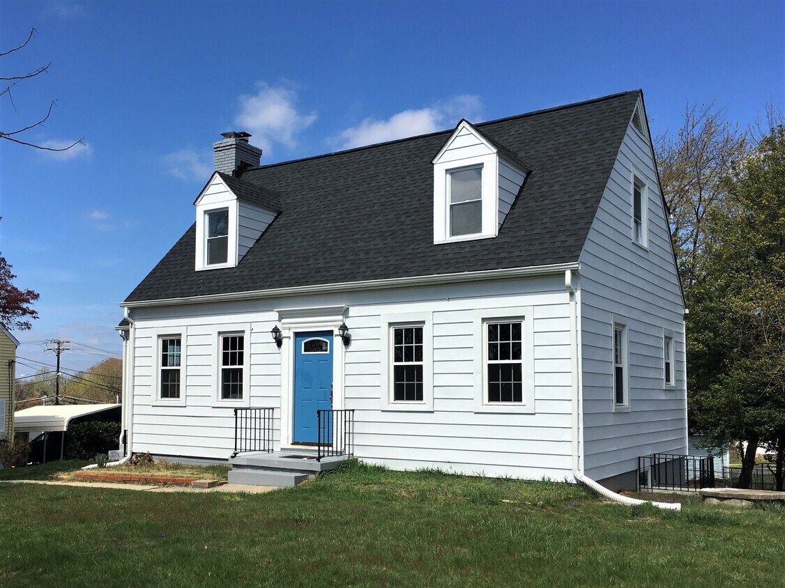 Primary Photo - 325 Hill Rd