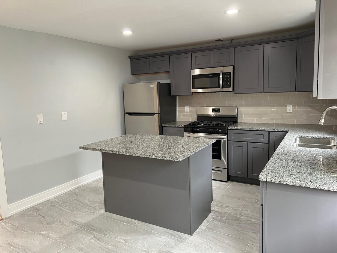 Foto del edificio - 5812 W 16th St