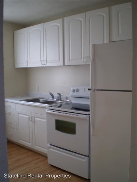 Building Photo - 2 br, 1 bath Apartment - 1213 42nd Ave.
