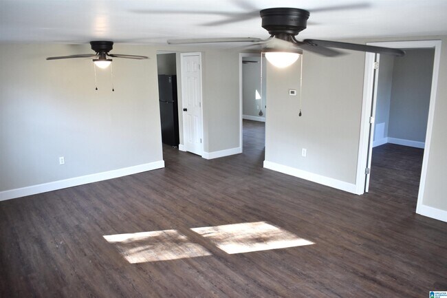 Foto del edificio - 144 2nd St NW