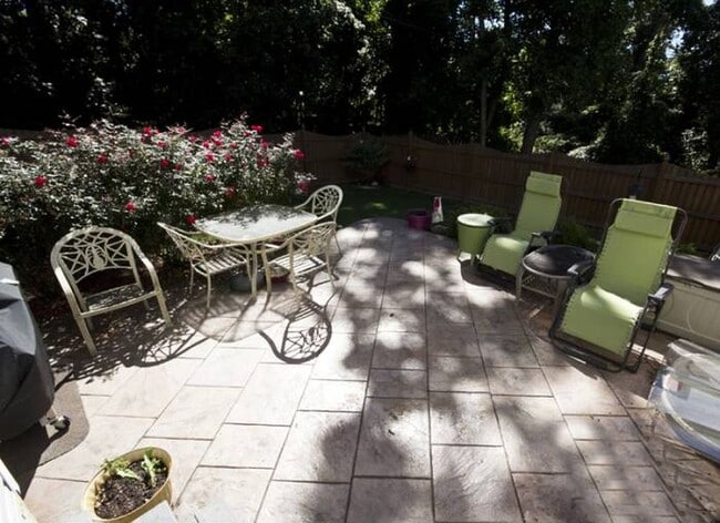 relax at the back - 21 Esperanza Ct