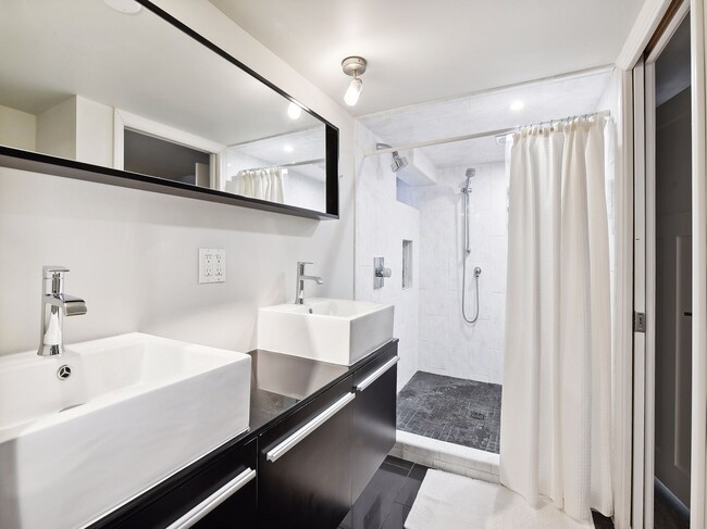 Foto del edificio - 6017 Halifax Ave S