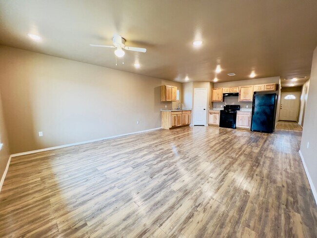 Building Photo - Cozy 3 bedroom home with a fenced backyard