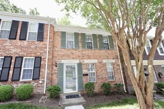 Building Photo - 1623 Congressional Ct
