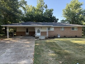 Building Photo - 37 Mohawk Dr
