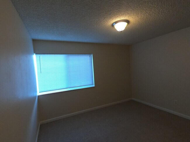 Foto del edificio - Gunbarrel Great 2 bed/2 bath Ground Floor Condo