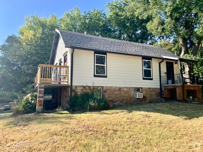 Full House View - 1415 W 1st St