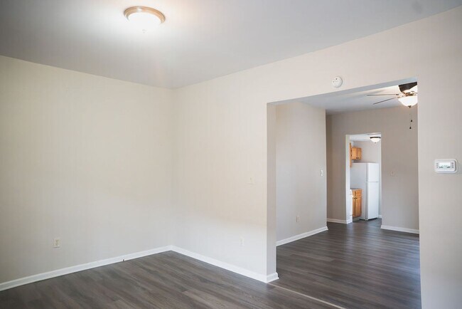 Foto del edificio - Fully Renovated 4BR Home – Move-In Ready with Spacious Layout & Modern Upgrades!