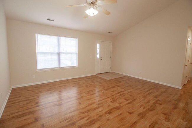Foto del edificio - 3 Bedroom Home South of Columbia - Truman ...