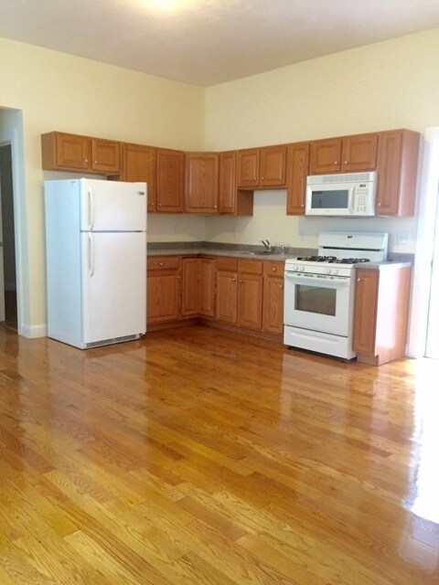 Photo - 763 Merimack St Apartment