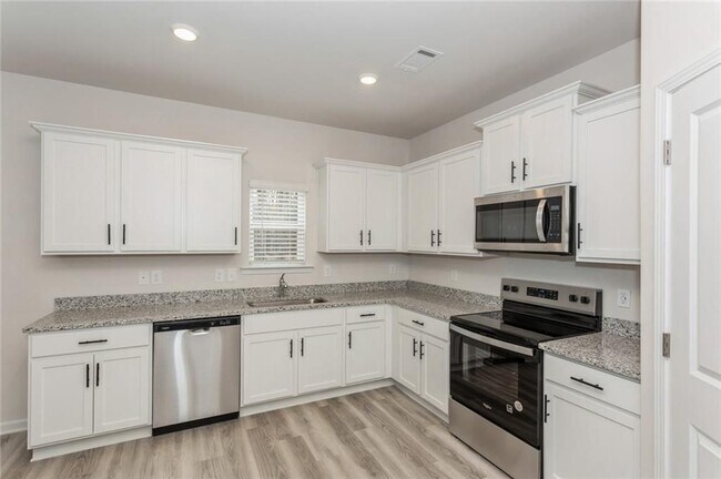 Building Photo - 668 Mackenzie Cv
