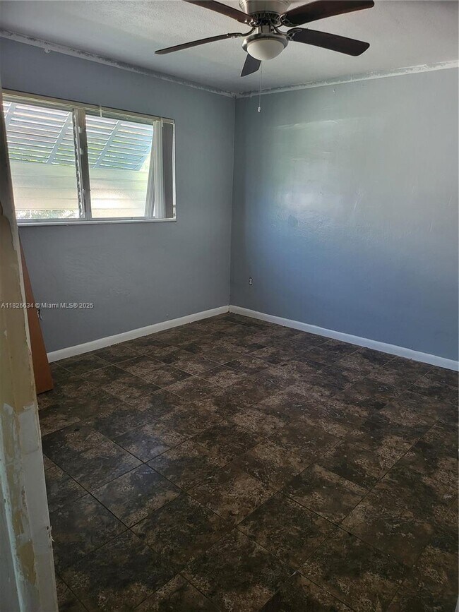Foto del edificio - 1352 NE 116th St