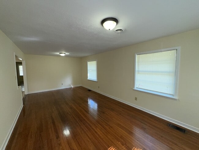 Photo - 3158 Peterson Dr House