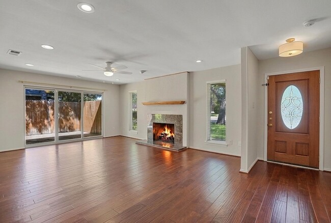 Building Photo - 4824 Darla Dr