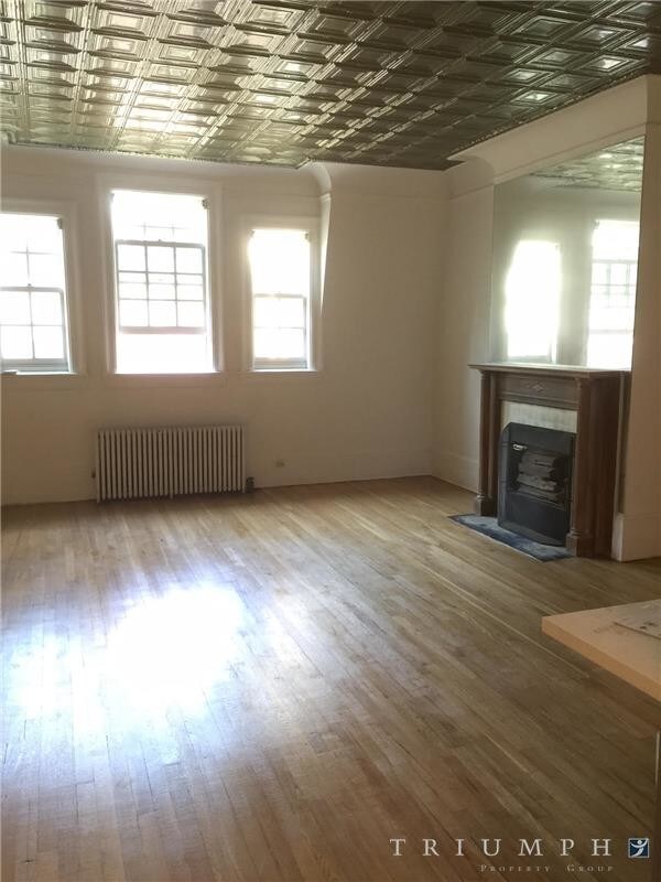 ELEGANT MAIN ROOM-FEELS LIKE PARIS - 17 E 70th St