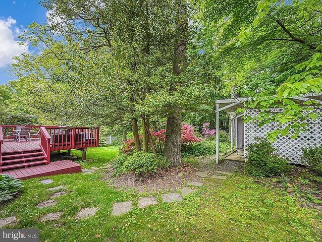 Building Photo - 2221 Senseney Ln