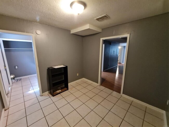 Building Photo - 4576 Wimbledon Cir