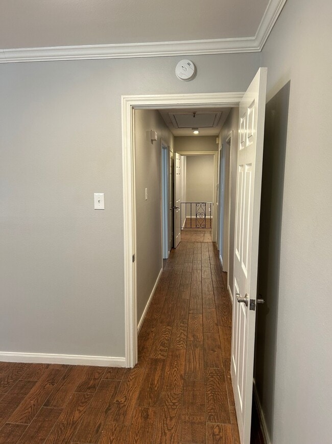 Building Photo - 1702 Maux Dr