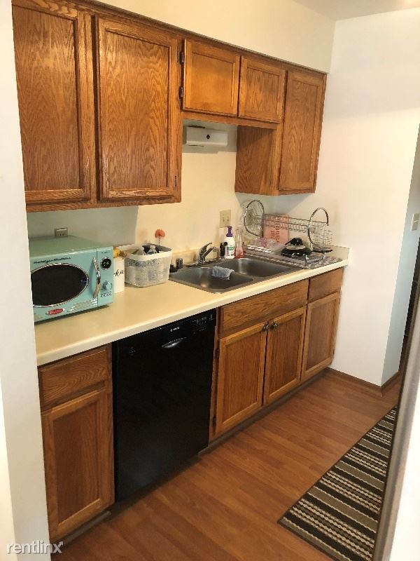 Building Photo - 2 br, 1.5 bath Condo - 8038 W Manor Cir