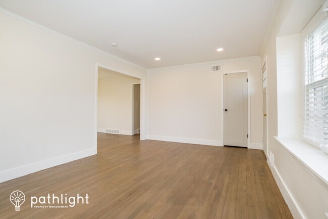 Building Photo - 8341 Tomahawk Road, Overland Park, KS, 66207