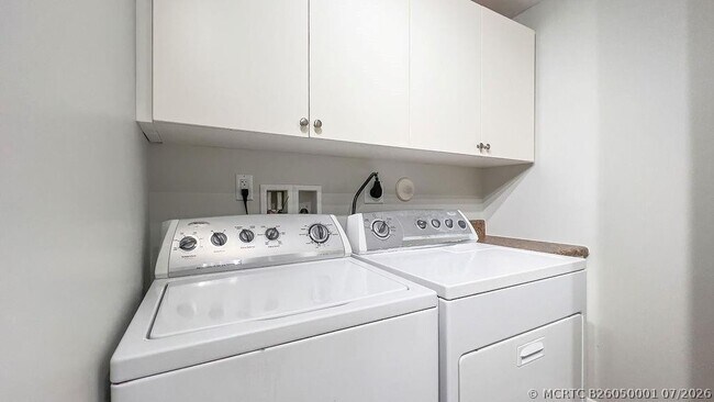 Building Photo - 4241 N Ocean Dr