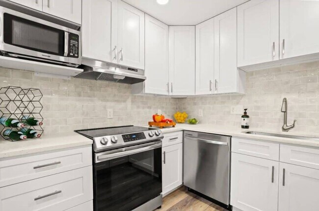 Building Photo - Summer 2026 Pre-Lease! 1 Bedroom Apartment in North Boulder