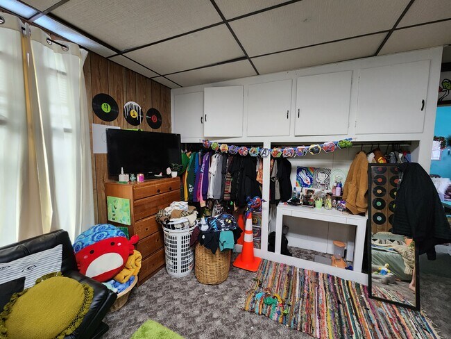 Foto del edificio - 328 E Sanborn St