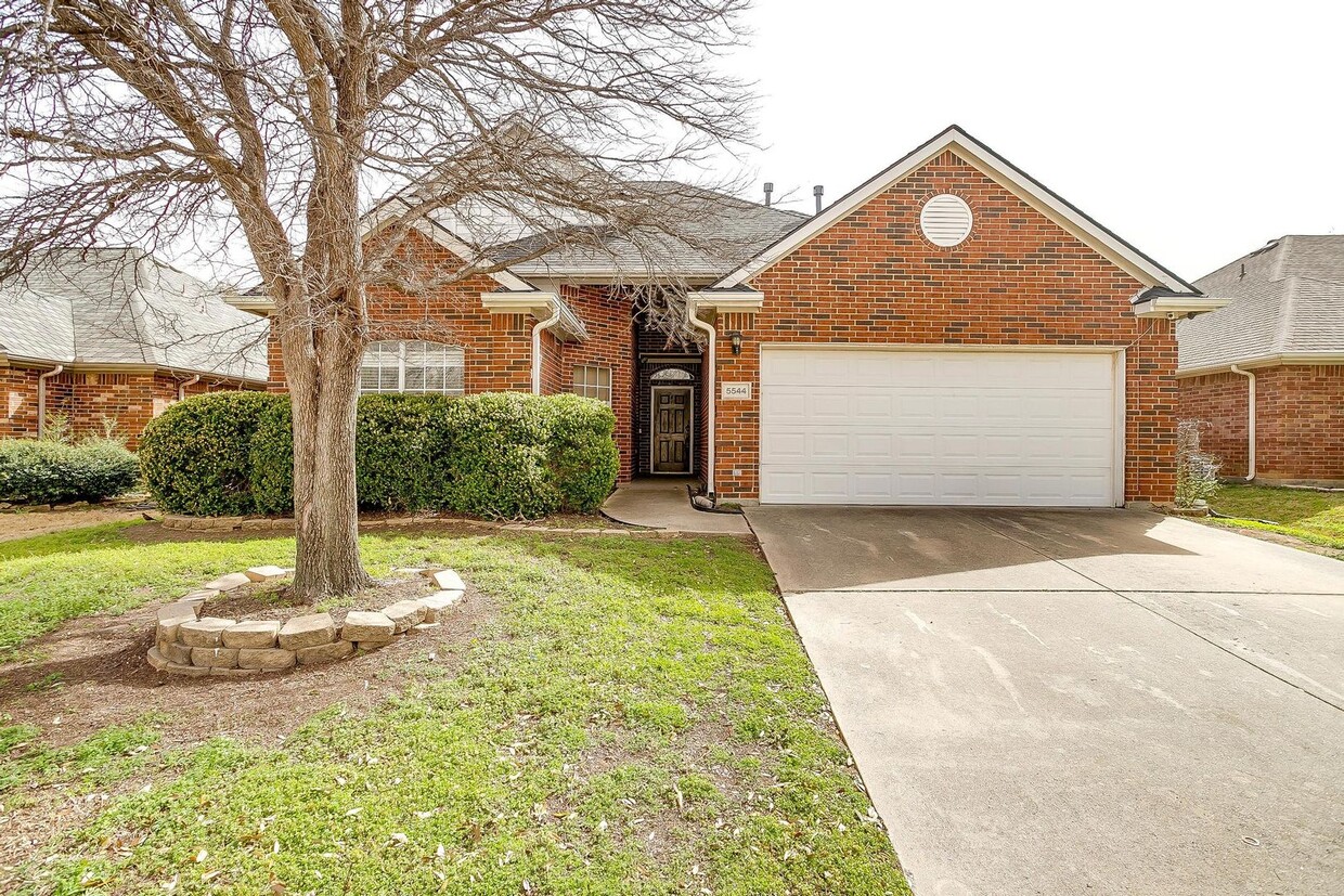 Primary Photo - Amazing 3 Bed, 2.5 Bath Rental is Keller I...