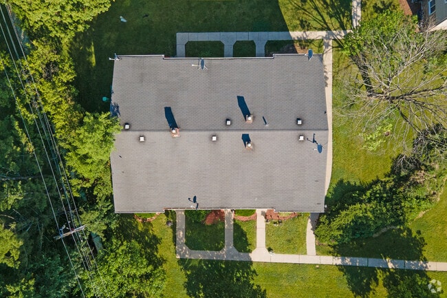 Aerial Photo - Glen Ellyn Court