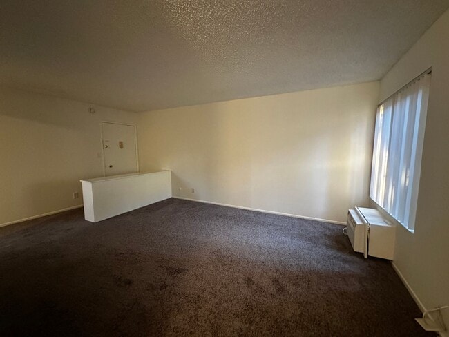 Building Photo - 5022 Riverton Ave