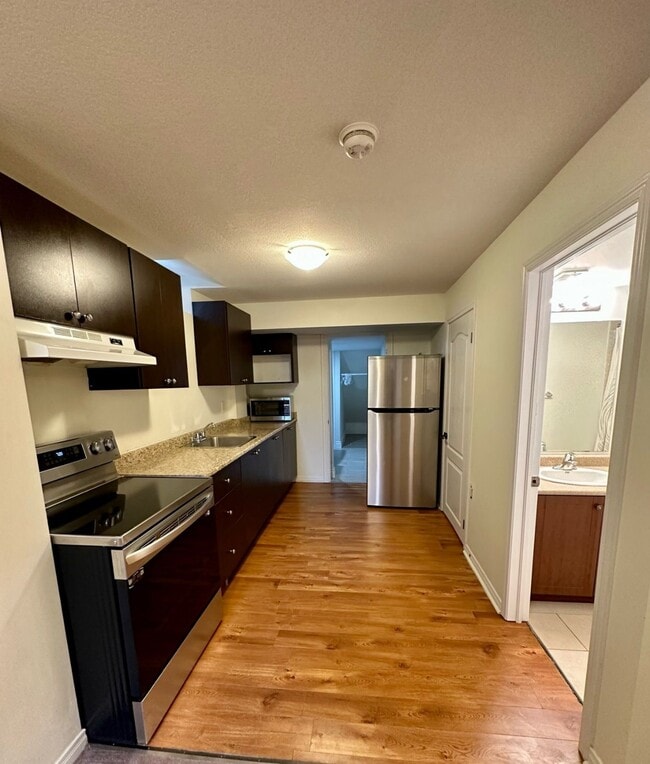 Building Photo - 103 Baffin Cres