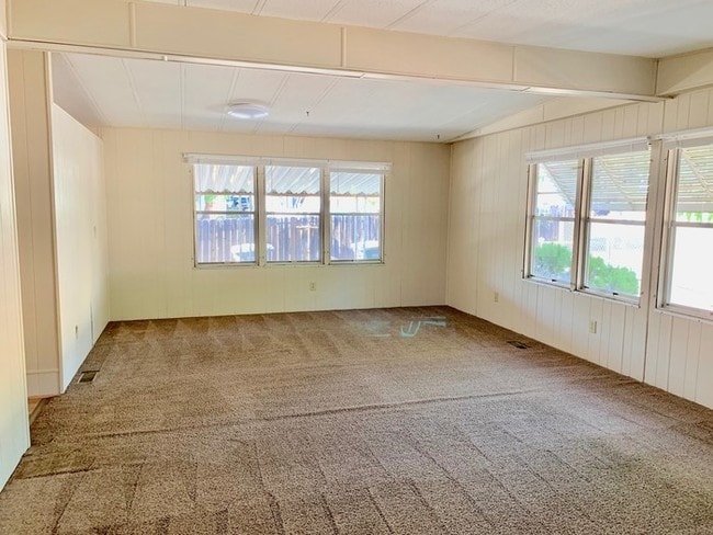 Building Photo - Remodeled 3 bedroom Manufactured Home