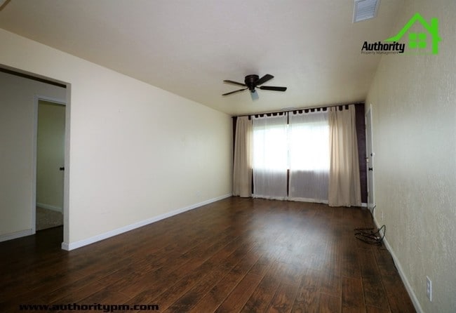 Building Photo - 2133 Martian Way