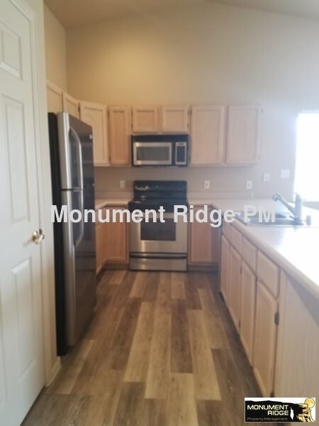Building Photo - 7 Burgundy Ct