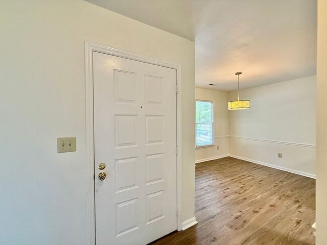 Building Photo - 306 Applecross Dr