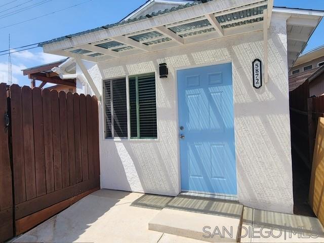 Primary Photo - 5870 Estelle St