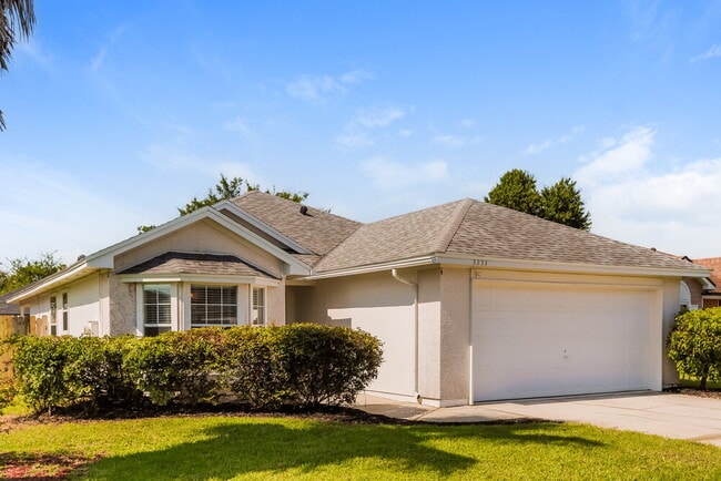 Building Photo - 3233 Chantilly Ct