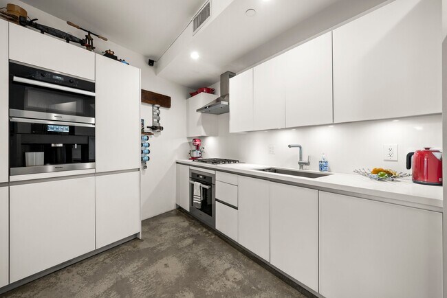 Foto del edificio - 2400 Corinth Ave