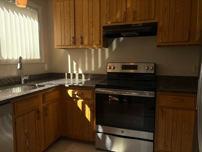 Foto del edificio - 42 Fenwood Rd