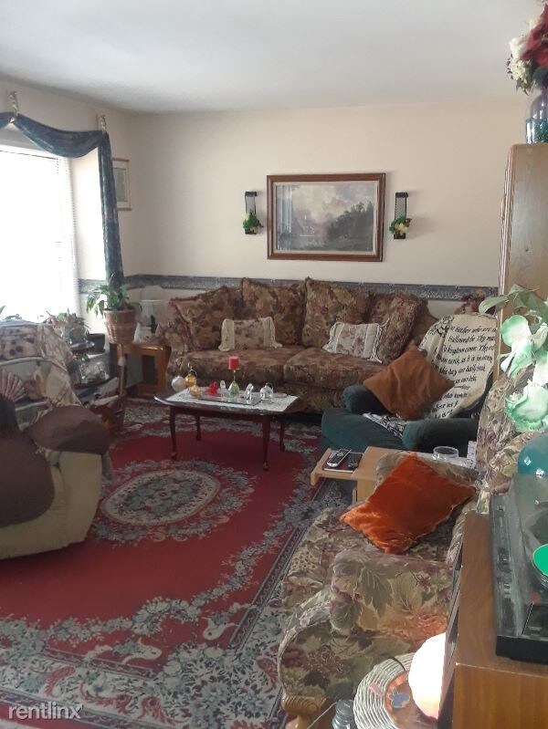 Building Photo - 4 br, 1.5 bath House - 6300 Farmingdale Drive